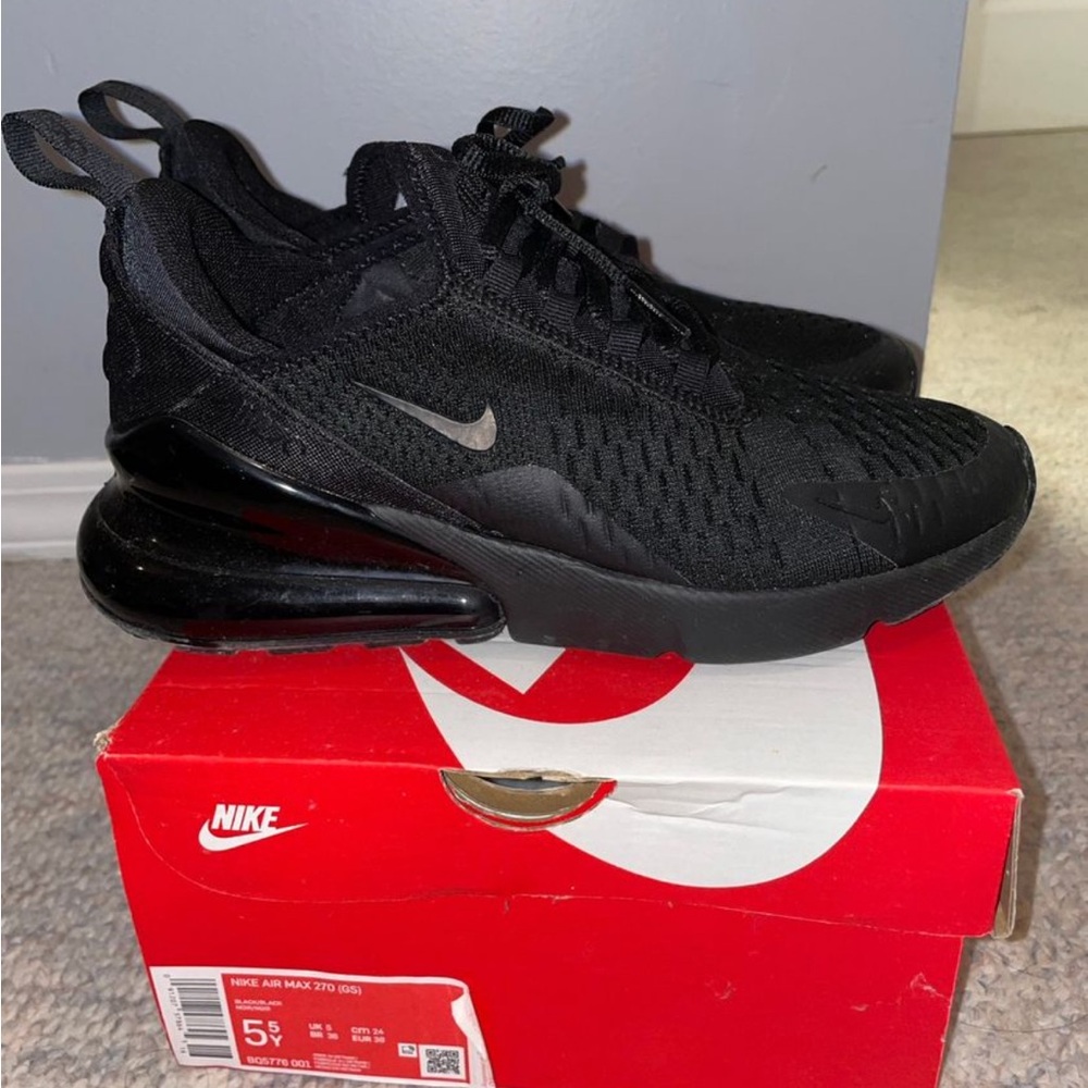 Black Nike Air max 270 size 5.5 boys/size 7 womens
